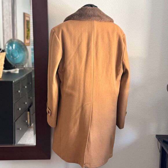 Vintage JCPenney The Men’s Shop Camel Wool Coat w/ Faux Fur Collar – Size 40R - Picture 2 of 9